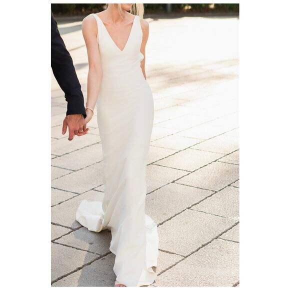 Made with Love Bridal - Georgie V2 Crepe Wedding Dress / Size AU 6 - Picture 4 of 11